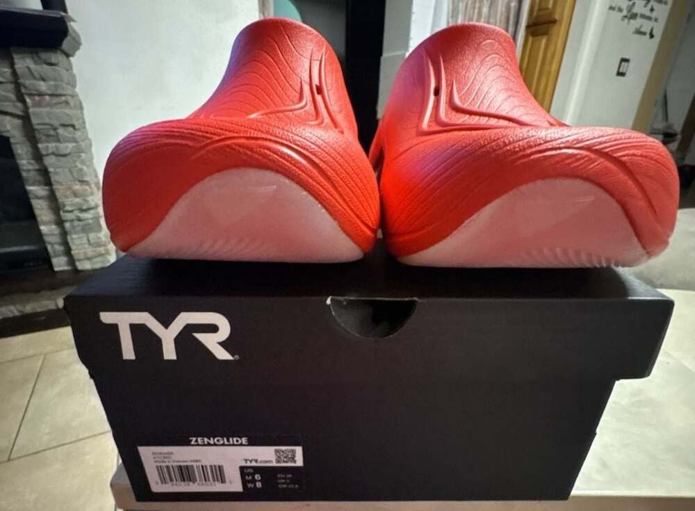 TYR Zenglide Slip On Recovery Shoes Size Men 6 Women 8 Red